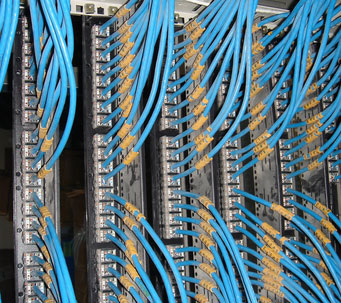 機(jī)房綜合布線系統(tǒng)、辦公樓綜合布線、廣州綜合布線公司、企業(yè)綜合布線